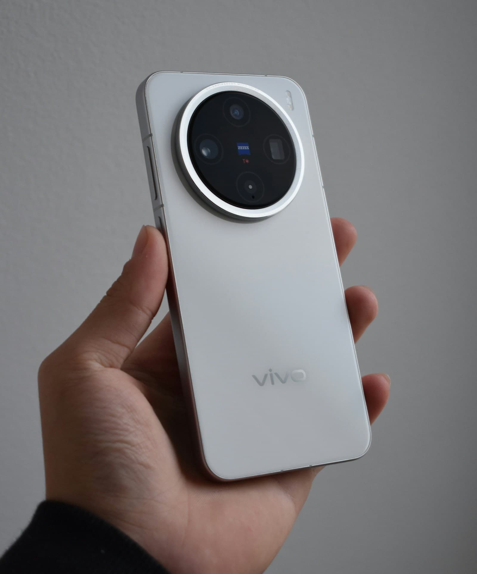Vivo V70